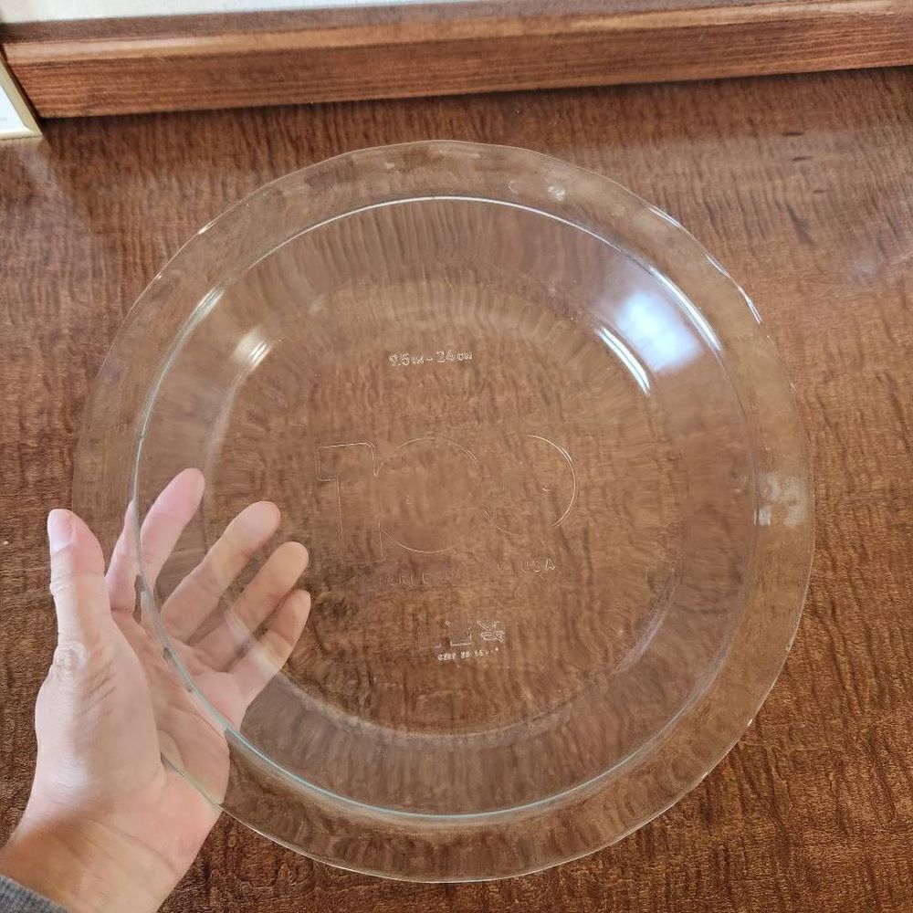 Pyrex 9.5 in thick clear glass round pie plate ruffled edge 24cm